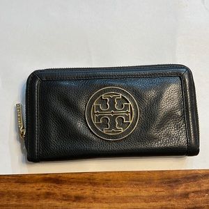 Tory Burch black leather wallet